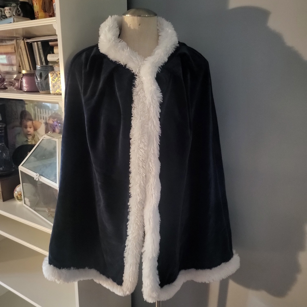 Navy & White Velvet Cape - Kids